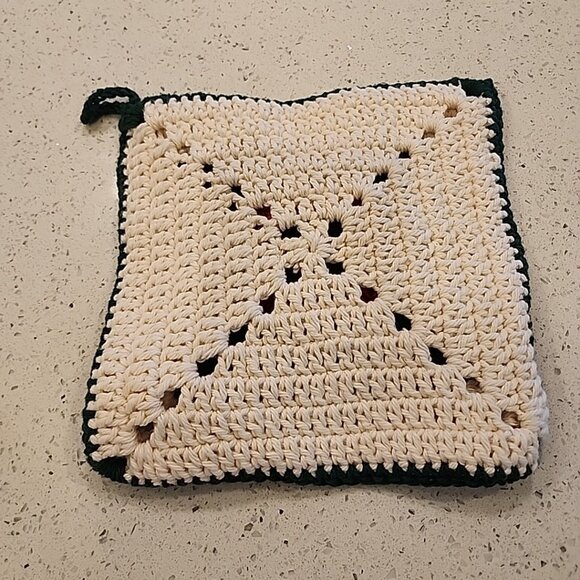 Vintage 60s Triple Layer Crocheted Red Flower Kitchen Hot Pad Trivet 8" - Picture 3 of 3